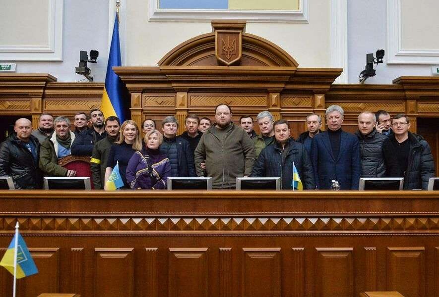 Щойно, 12 жовтня вони ухвалили закон. Як нам після цього жити? Вони взагалі збожеволіли?